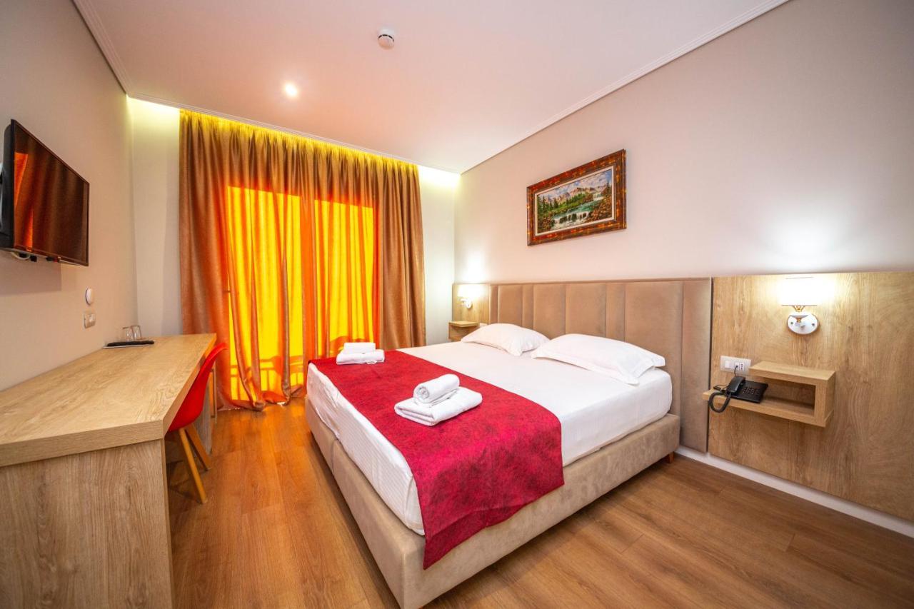 Class Hotel Ксамил Екстериор снимка