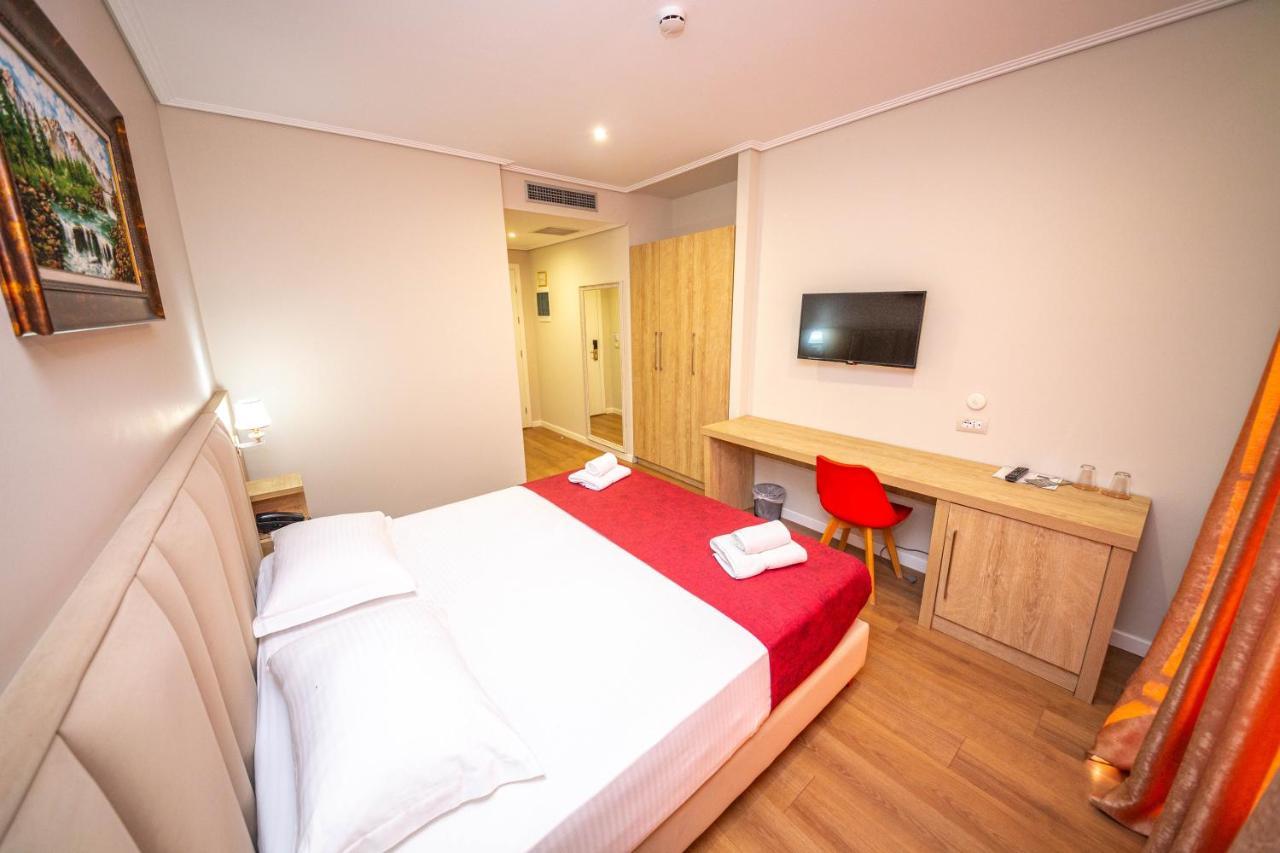 Class Hotel Ксамил Екстериор снимка