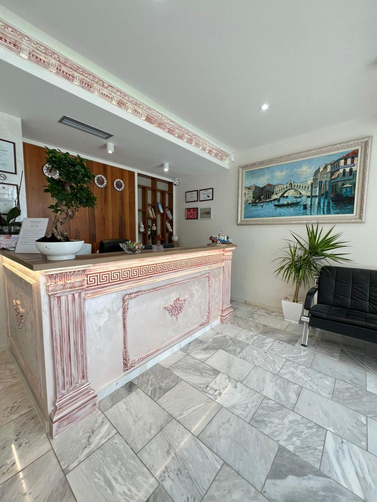 Class Hotel Ксамил Екстериор снимка
