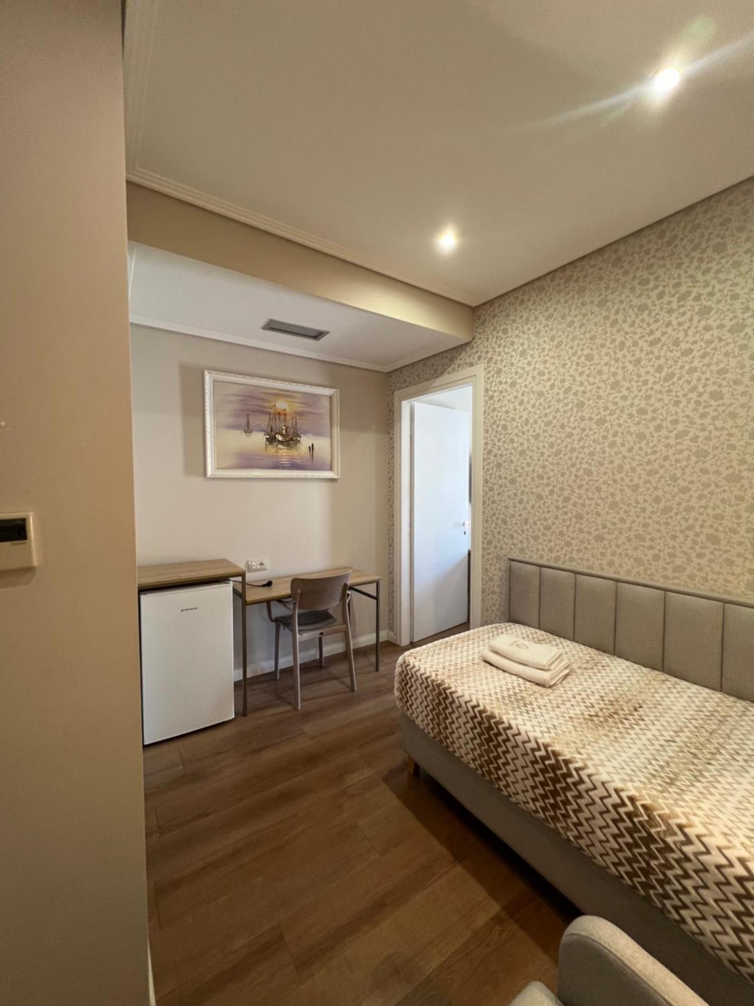 Class Hotel Ксамил Екстериор снимка