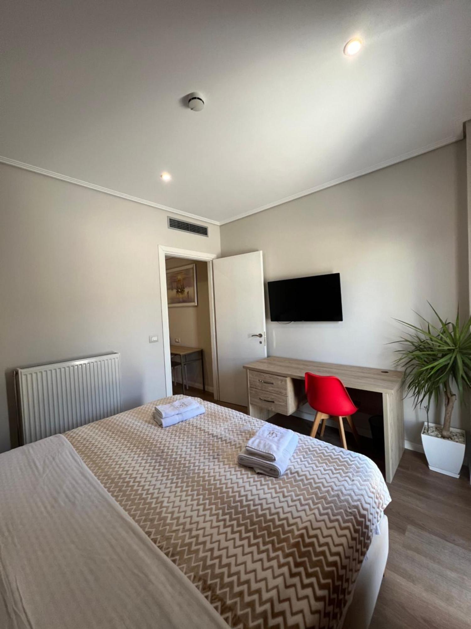 Class Hotel Ксамил Екстериор снимка