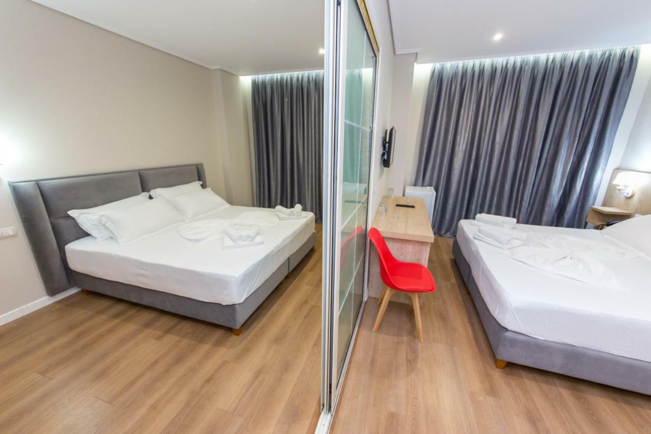 Class Hotel Ксамил Екстериор снимка