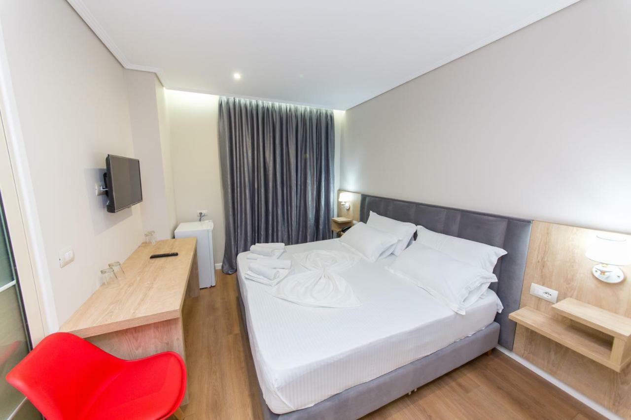 Class Hotel Ксамил Екстериор снимка