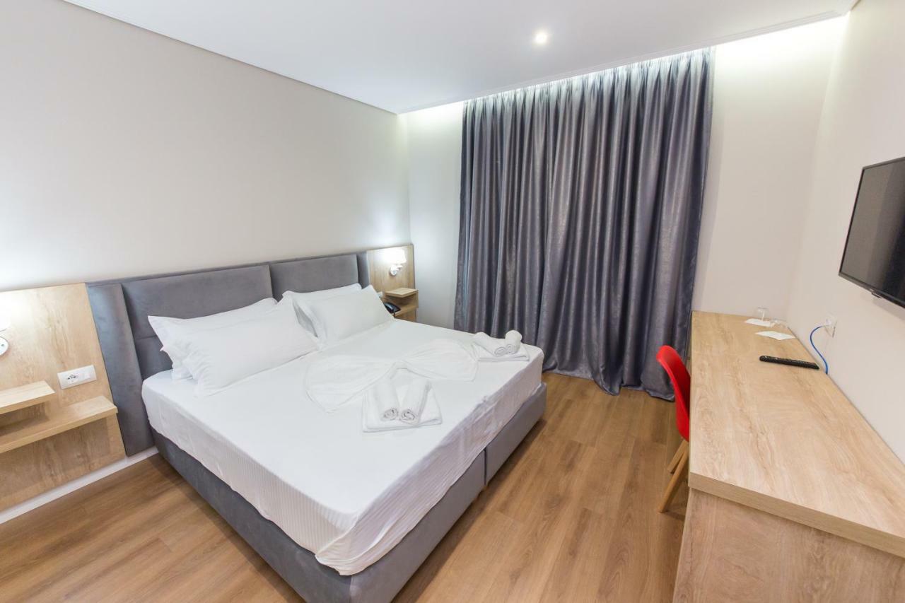 Class Hotel Ксамил Екстериор снимка