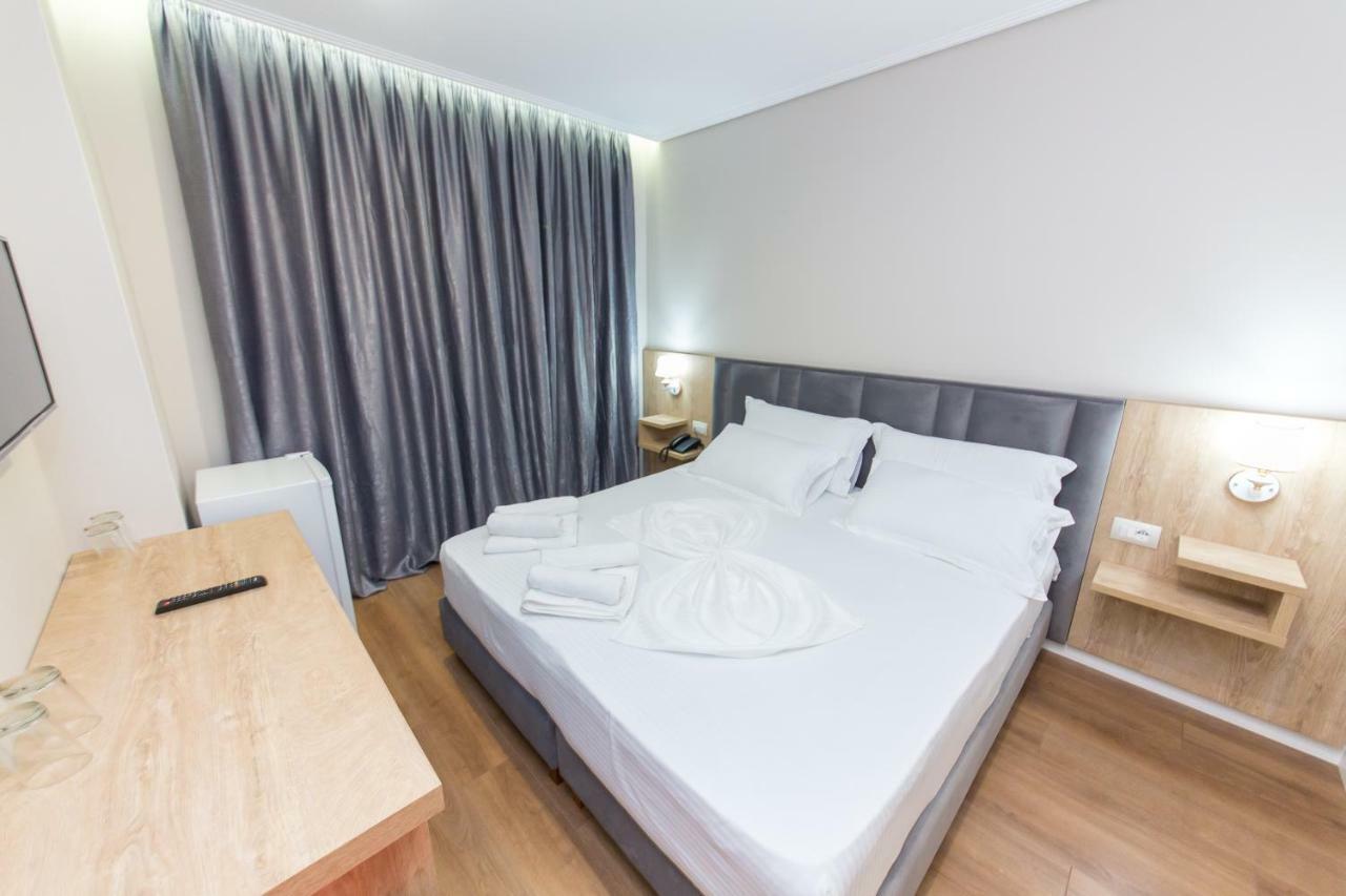 Class Hotel Ксамил Екстериор снимка